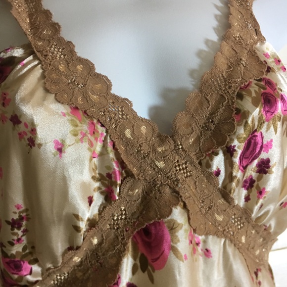 Sexy Satin & Lace Camisole Top - Picture 4 of 8